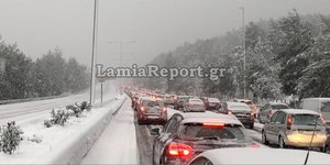 Κακοκαιρία Ζηνοβία: Εκλεισε η εθνική Οδός Αθηνών-Λαμίας και στα δύο ρεύματα