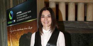 H Μαρία Ναυπλιώτου με δερμάτινο φόρεμα από τα ZARA