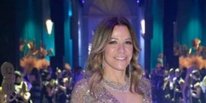 Η Μαριάννα Λάτση με τουαλέτα με κρυστάλλους