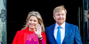 Η βασίλισσα Μάξιμα έκανε ένα υπέροχο color blocking