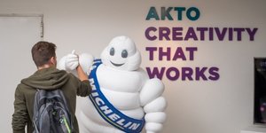 Ανθρωπάκι Michelin με σπουδαστή ΑΚΤΟ