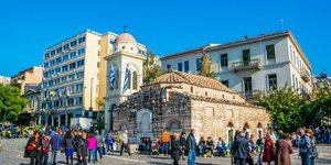 Κόσμος στο Μοναστηράκι