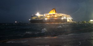 Η «μάχη» του Blue Star Delos για να «δέσει» σε Νάξο - Σαντορίνη με 9 μποφόρ
