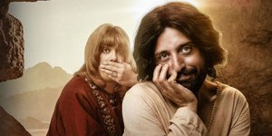 Ο ηθοποιός που υποδύεται τον Χριστό με τον «σύντροφό» του Ορλάντο σύμφωνα με την ταινία του Netflix