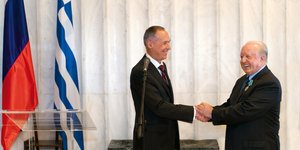 Η Ρωσική Πρεσβεία τίμησε τον Νίκο Δασκαλαντωνάκη