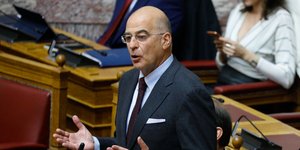 Ο Νίκος Δένδιας στη Βουλή