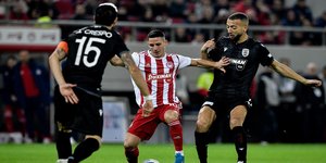 Ο Ποντένσε μαρκάρεται από τον Ελ Καντουρί στο ντέρμπι Ολυμπιακός-ΠΑΟΚ