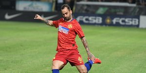 Ο Αρης Σοϊλέδης με τη φανέλα της Στεάουα