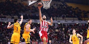 O Βασίλης Σπανούλης κάνει λέι απ