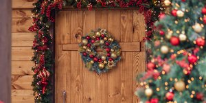 Στεφάνι στην πόρτα