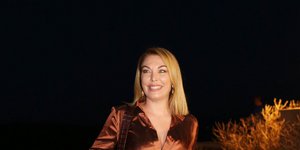 Τατιάνα Στεφανίδου καφέ φόρεμα