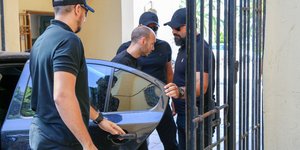 αστυνομικοι κρατουμενος 