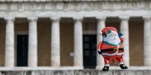 φουσκωτος αγιος βασίλης
