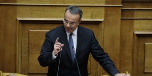 Ο Χρήστος Σταϊκούρας στη Βουλή