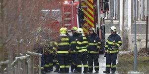 Πυροσβέστες στο σημείο της φωτιάς