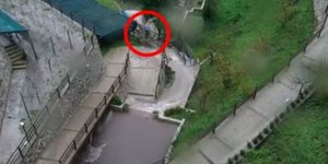 Ο περαστικός μόλις που πρόλαβε να γλιτώσει από την κατολίσθηση
