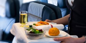 αεροσυνοδος 