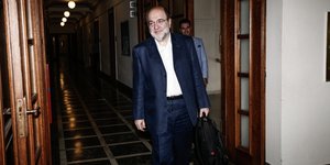 Ο Τρύφωνας Αλεξιάδης στη Βουλή