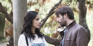 Η Βάλια και ο Μάνος σε σκηνή από το «Καφέ της Χαράς»