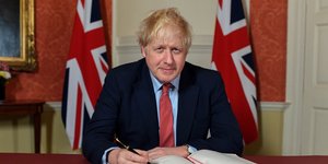 Brexit: Ο Μπόρις Τζόνσον υπέγραψε τη Συμφωνία Αποχώρησης 