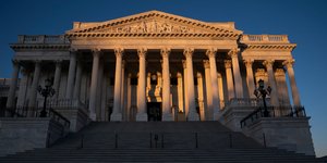 ΗΠΑ: Για «νοθευμένη» δίκη Τραμπ κάνουν λόγο οι Δημοκρατικοί
