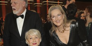 Η Έλεν Μίρεν και η Μέριλ Στριπ στην απονομή των Χρυσών Σφαιρών