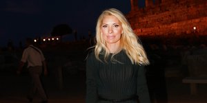 Ελένη Μενεγάκη: Ακύρωσε το ταξίδι της στην Πάρο