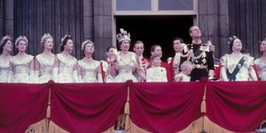 Αφιέρωμα της Nova στην βασιλική οικογένεια