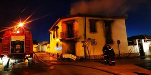 Το σπίτι που τυλίχθηκε στις φλόγες στην Αργολίδα