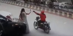 Μηχανόβιος κλέβει κινητό από γυναίκες