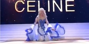 Η πτώση της υποψήφιας Μις Βέλγιο σε διαγωνισμό ομορφιάς