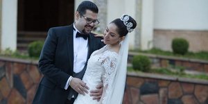 Νιόπαντρο ζευγάρι γαμήλιες φωτογραφίες 