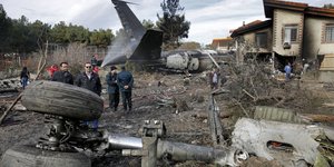 Οι τροχοί προσγείωσης του Boeing που καταρρίφθηκε από πυραύλους του Ιράν