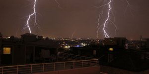 Κεραυνοί πάνω από την Κωνσταντινούπολη στην Τουρκία