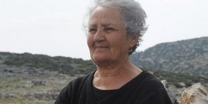 Kυρία Ειρήνη, η μοναδική κάτοικος του νησιού Κίναρος © EUROKINISSI/ΥΕΘΑ