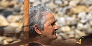Η κυρά Ρηνιώ μοναδική κάτοικος στην Κίναρο