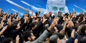 Κόσμος στο Ιράνο για την κηδεία Σουλεϊμανί