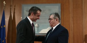 Δημήτρης Κουτσούμπας Κυριάκος Μητσοτάκης τετ α τετ Βουλή