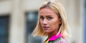 Ξανθιά γυναίκα, φυσικά φρύδια