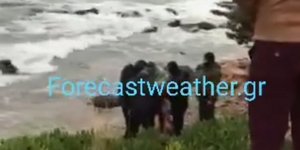Η στιγμή της διάσωσης του κωπηλάτη στη Λούτσα