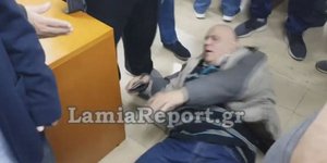 Επικό σκηνικό στη Λαμία: Τον κλώτσησε στο καλάμι και αφού το σκέφτηκε... σωριάστηκε στο πάτωμα
