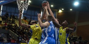 Basket League: «Ποδαρικό» στο 2020 με νίκη για το Λαύριο