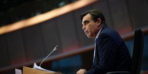 O αντιπρόεδρος της Ευρωπαϊκής Επιτροπής, Μαργαρίτης Σχοινάς 