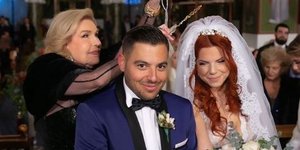 Η Μαριάννα Βαρδινογιάννη κουμπάρα στον γάμο του Παναγιώτη