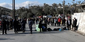 Μυτιλήνη: Σε κρίσιμη κατάσταση η 17χρονη Αφγανή η οποία μαχαιρώθηκε στην Μόρια