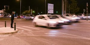 Αυτοκίνητα στην παραλιακή