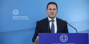 Ο Στέλιος Πέτσας σε δηλώσεις