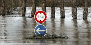 Πλημμύρες στη Γαλλία από την επέλαση της καταιγίδας «Γκλόρια»