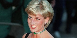 H πριγκίπισσα Νταϊάνα με μαύρο φόρεμα