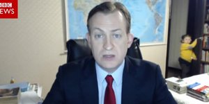Ο καθηγητής Ρόμπερ Κέλι στο BBC
